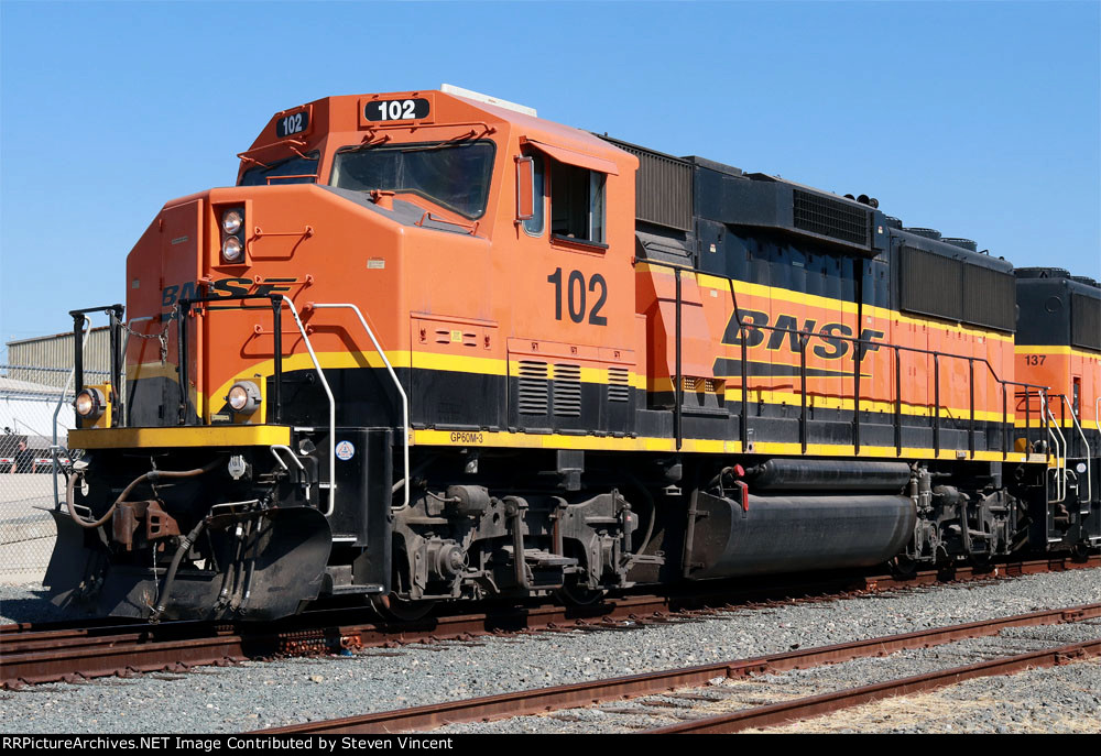 BNSF GP60M #102